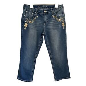 ND Weekend Capri Woman's Jeans Floral Embrodiered